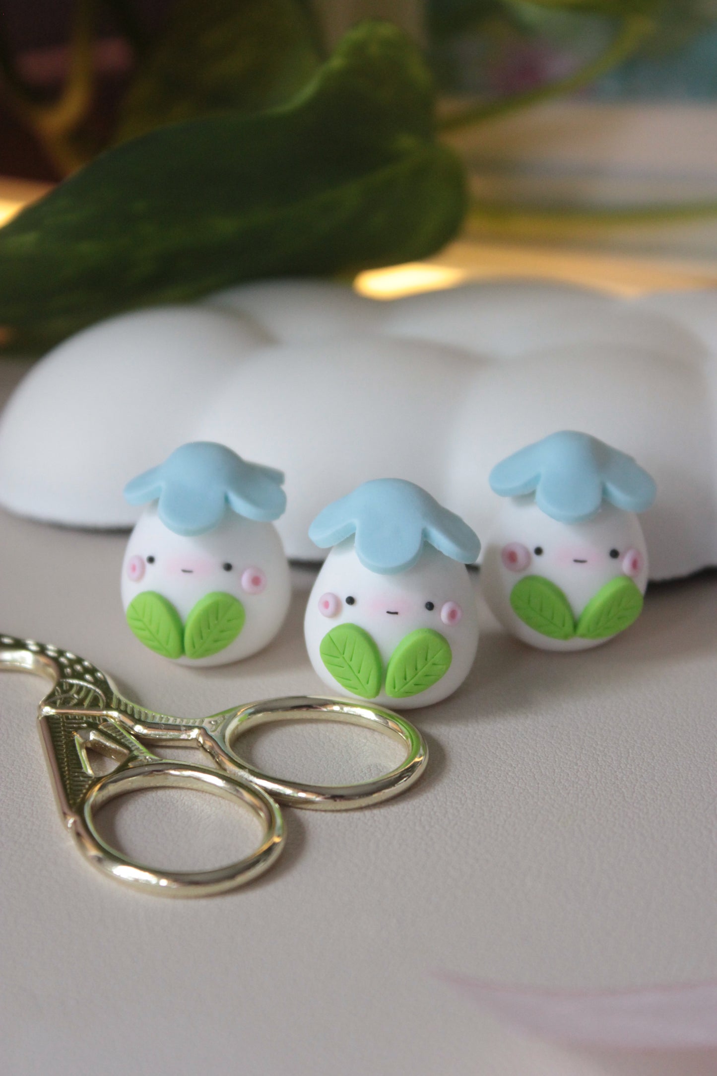 Ponky Bluebell 🍃 spirits desk friend