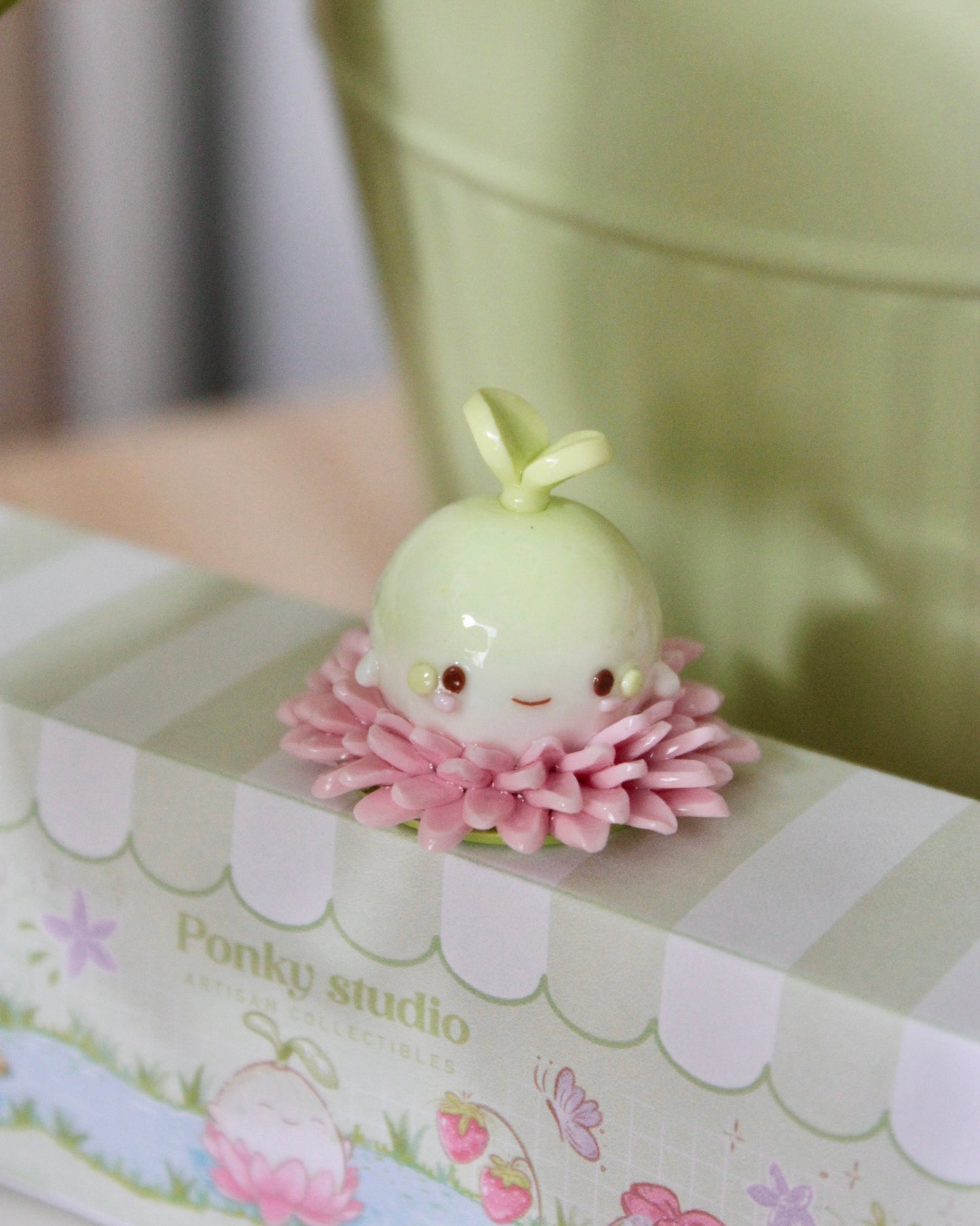 Smol Pinky Clover Sprout Spirit Desk Friend