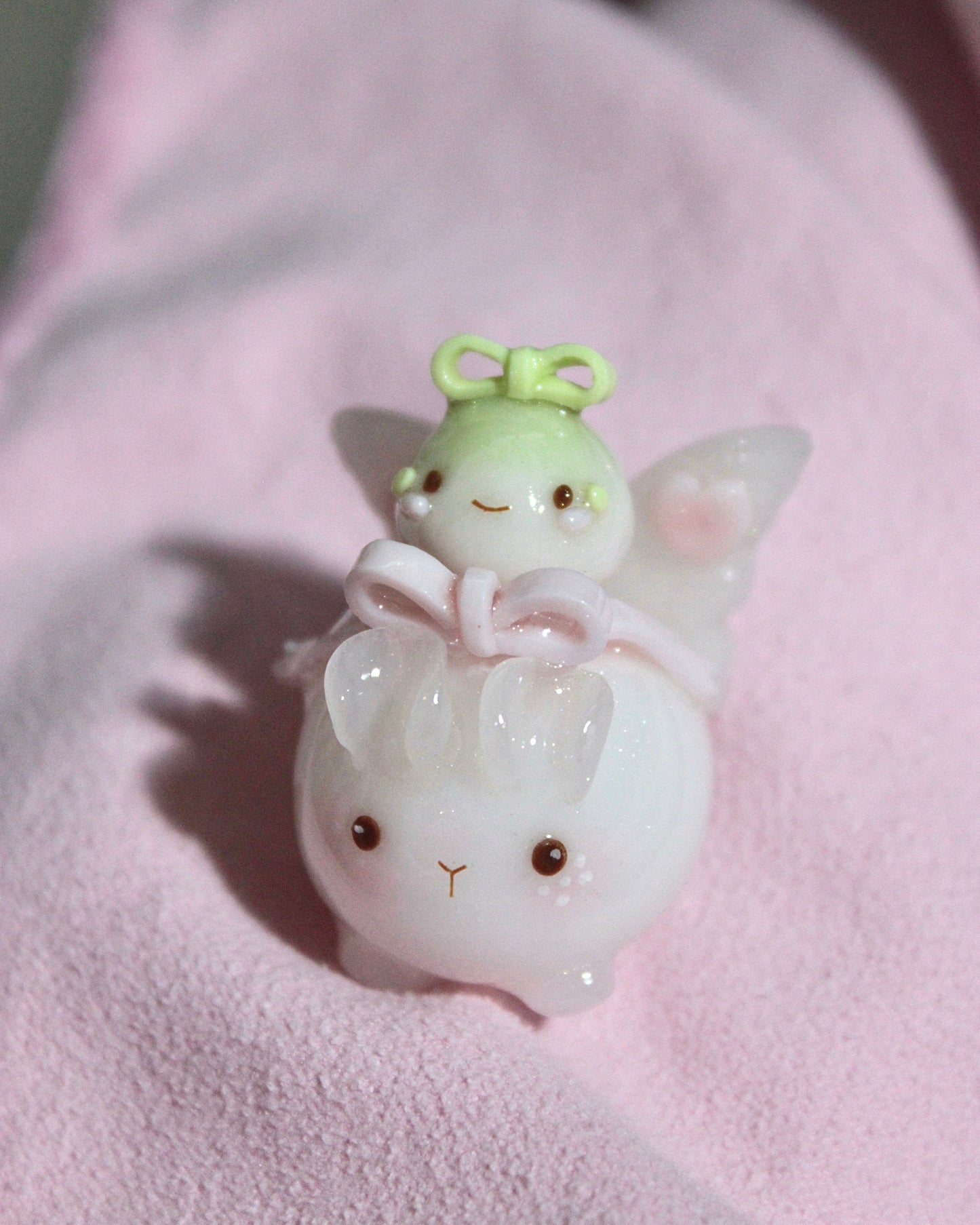 Besties 🐇🌱🍀 desk friend