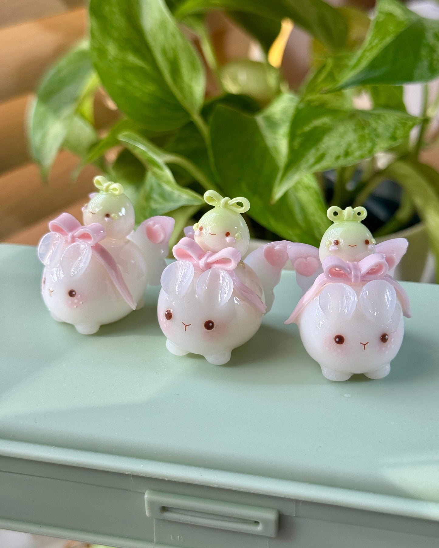 Besties 🐇🌱🍀 desk friend