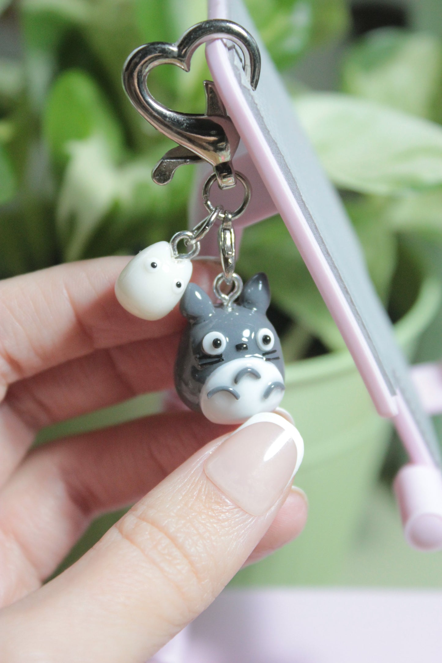 🌿 🌸 smol Totoro keychain