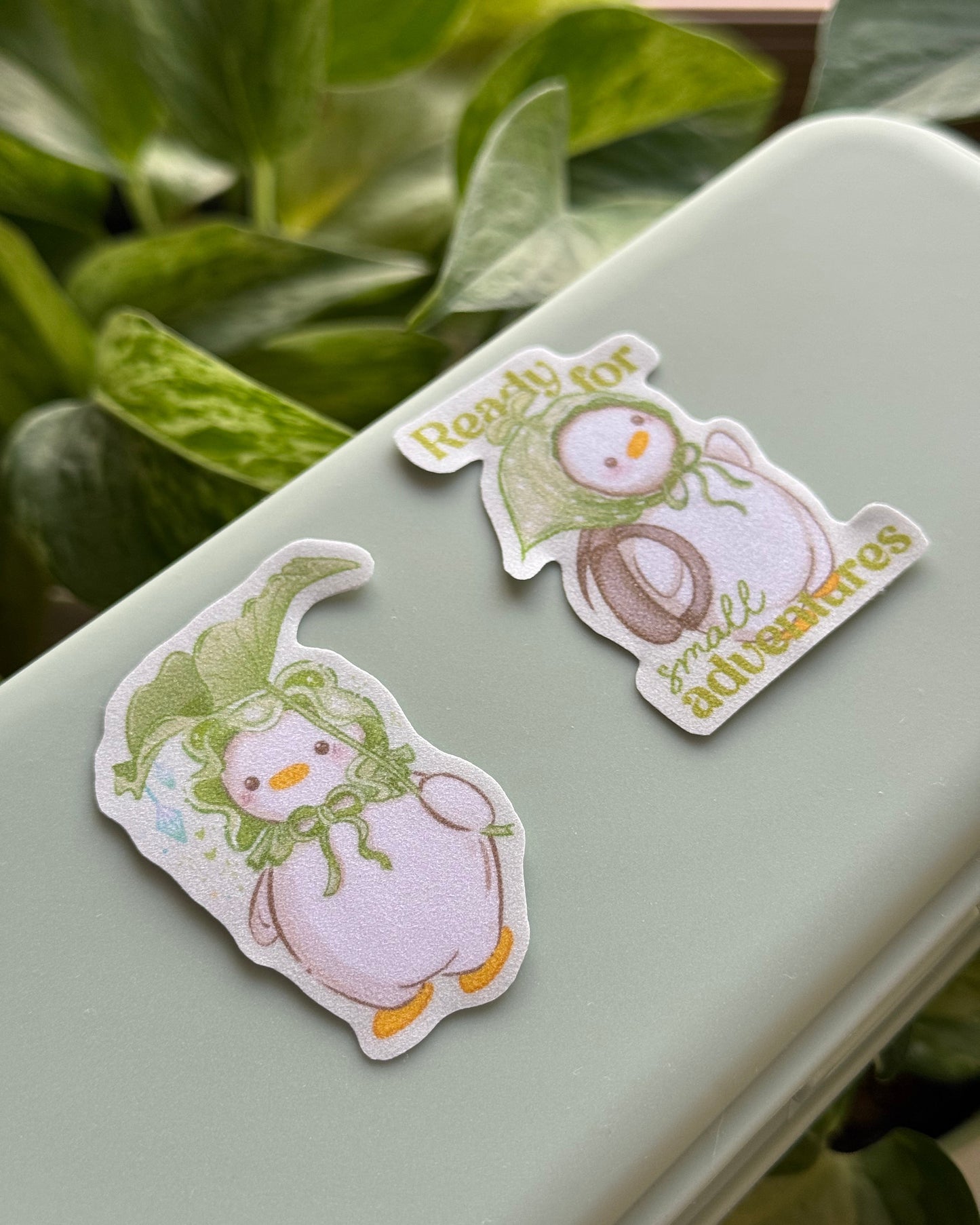 2 goose stickers (glitter laminate)
