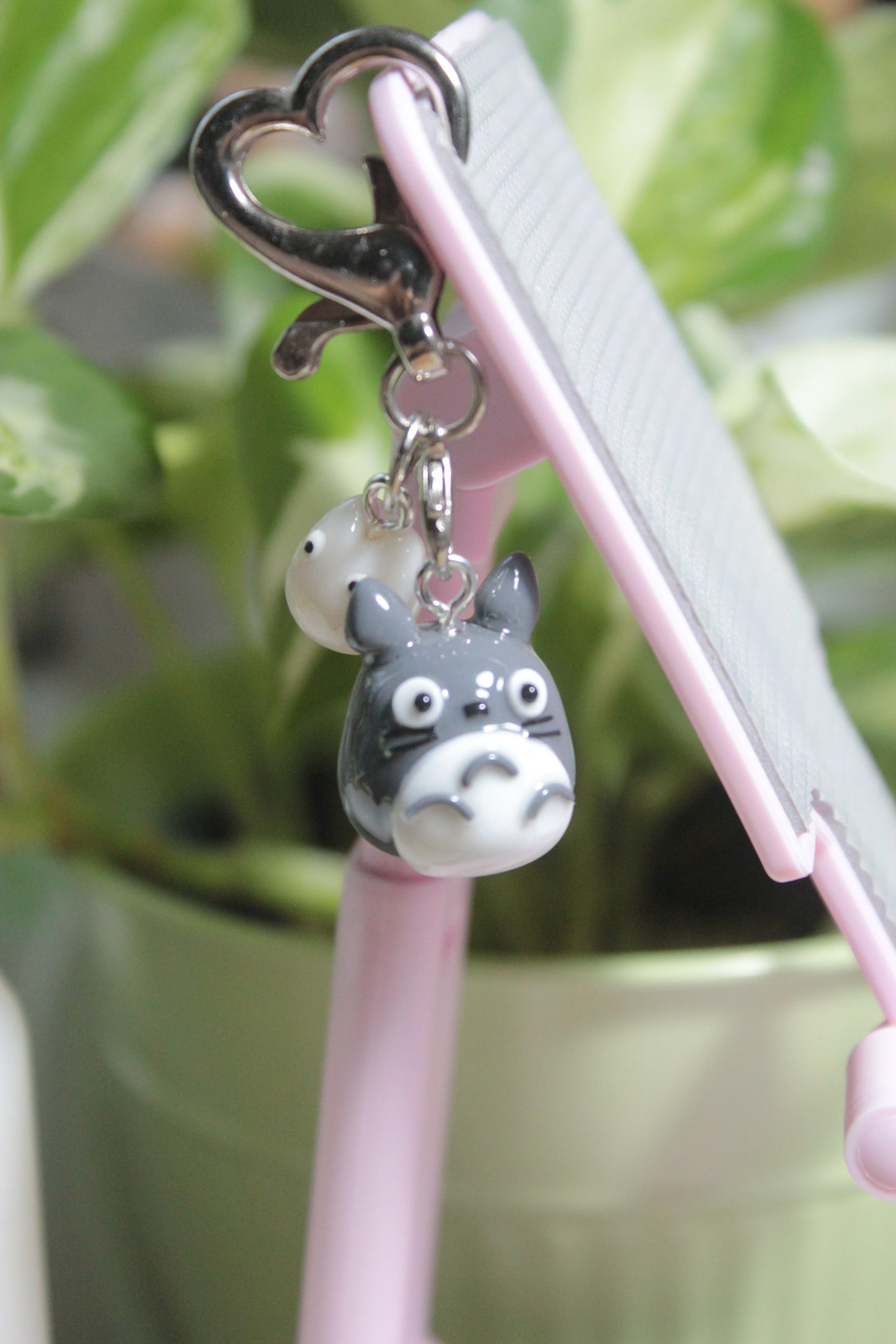 🌿 🌸 smol Totoro keychain