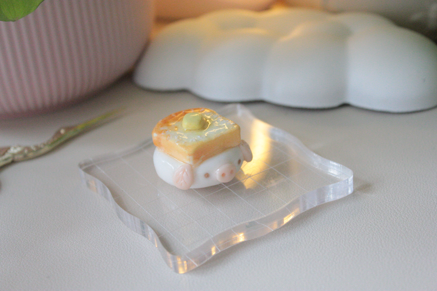 Moo toast desk figurine