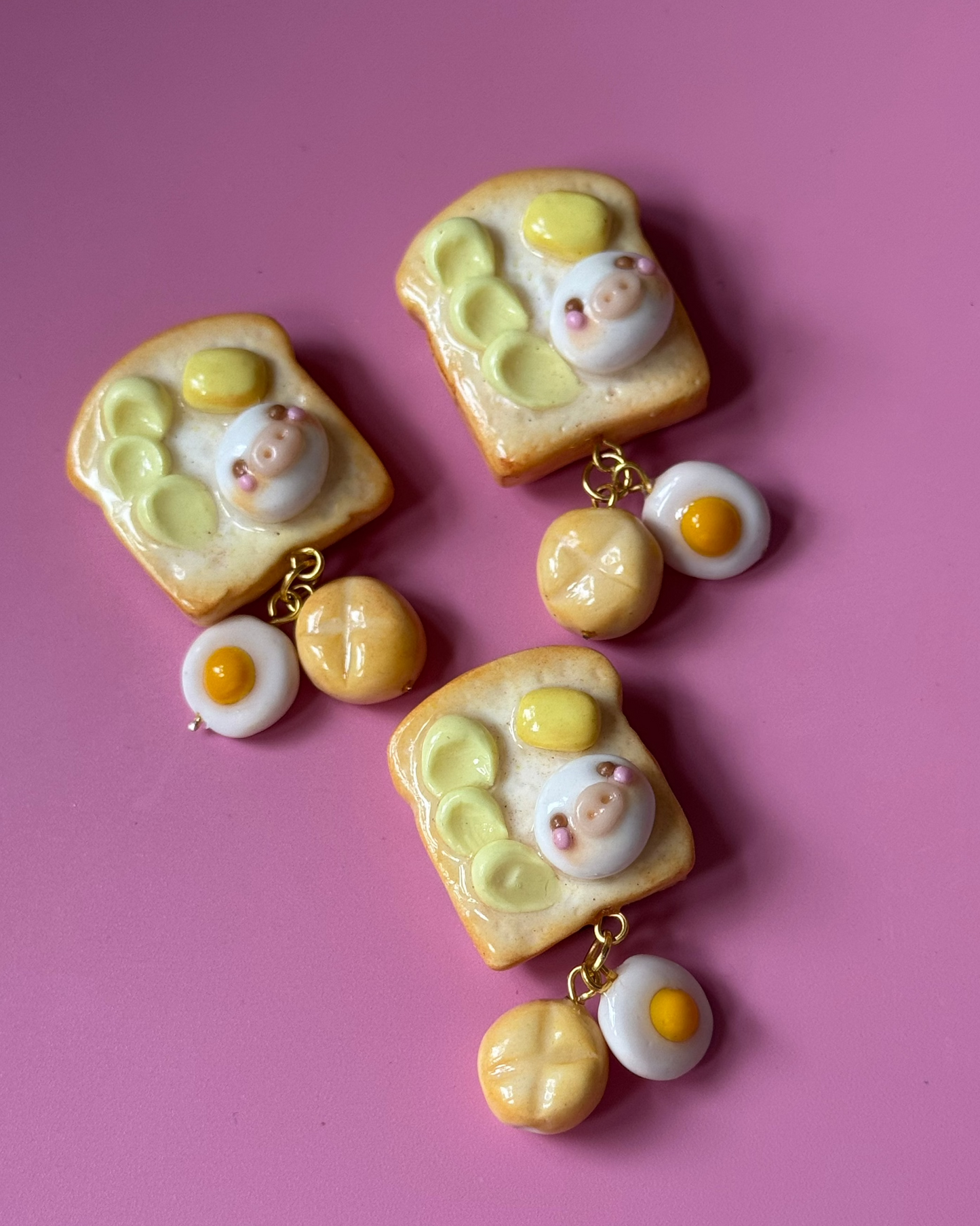 Moo toast magnet 🧈🍳