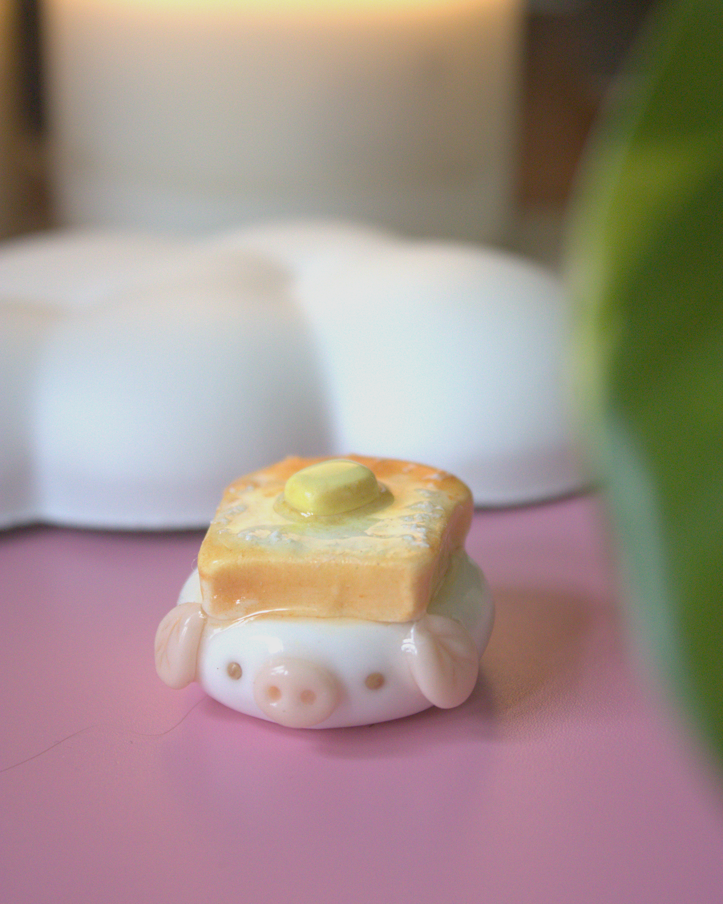 Moo toast desk figurine
