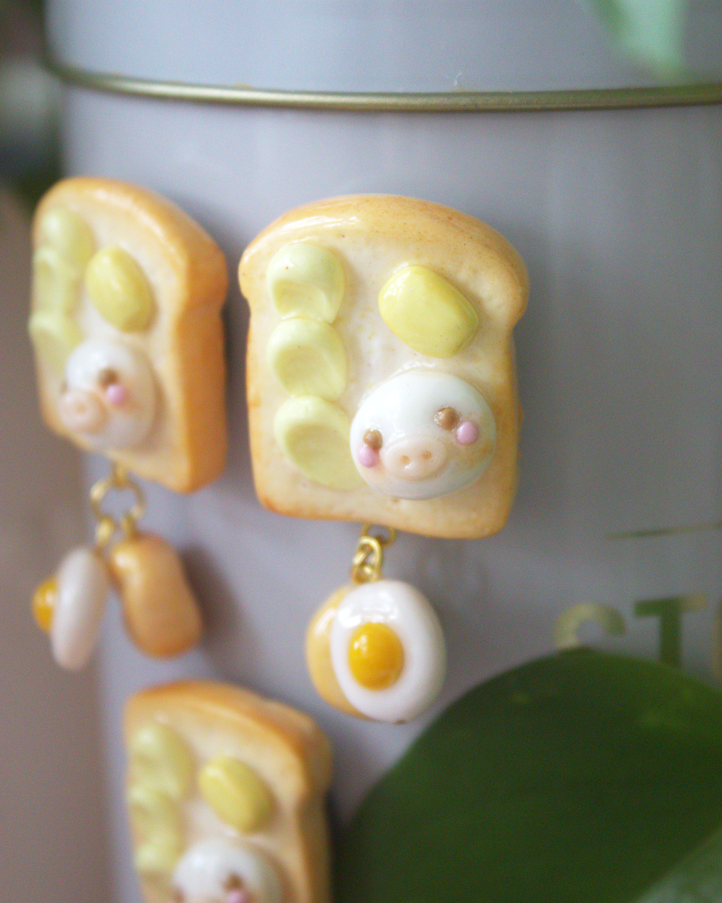 Moo toast magnet 🧈🍳