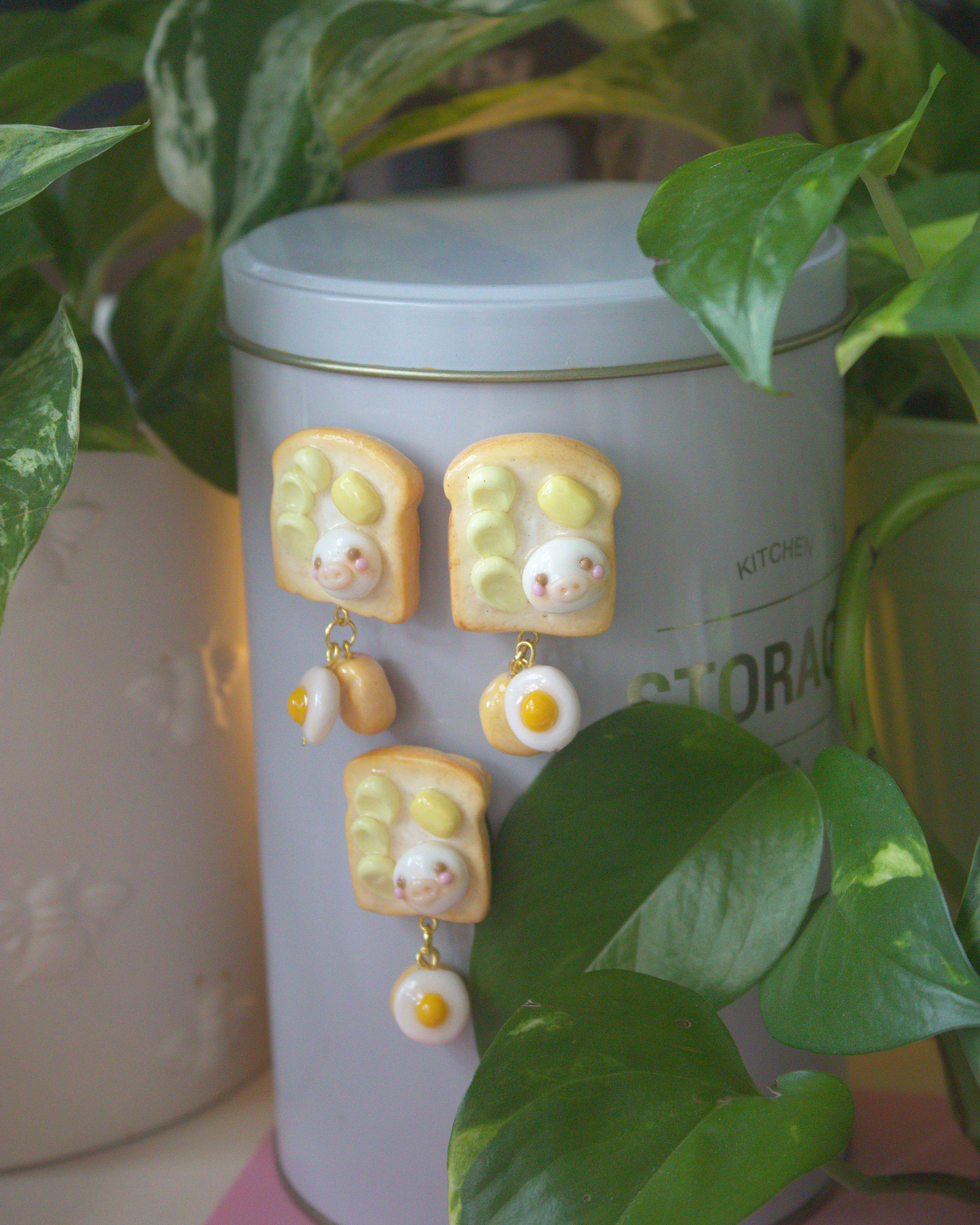 Moo toast magnet 🧈🍳